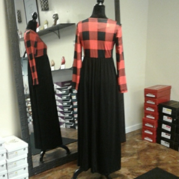 Dress - Picture 2 of 3